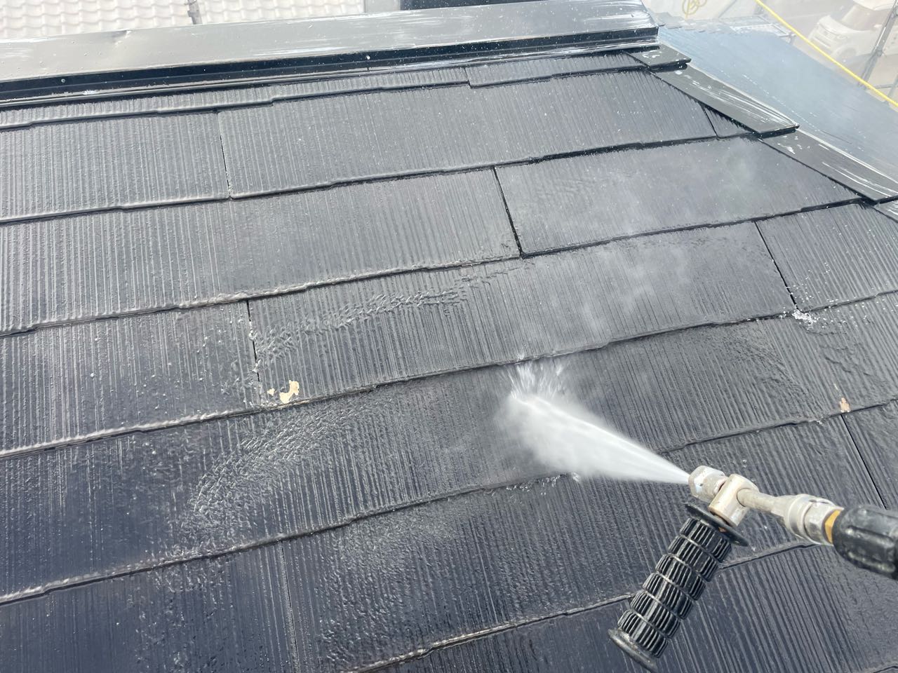 高圧洗浄します。