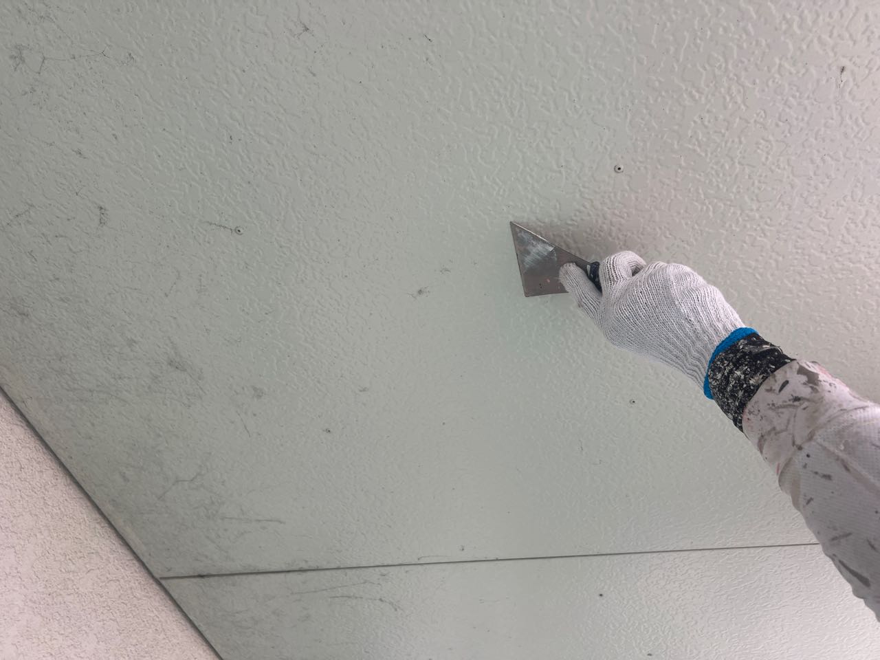 ケレン作業です。