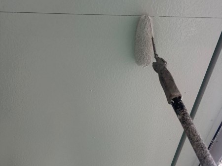 仕上げ塗装2回目です。