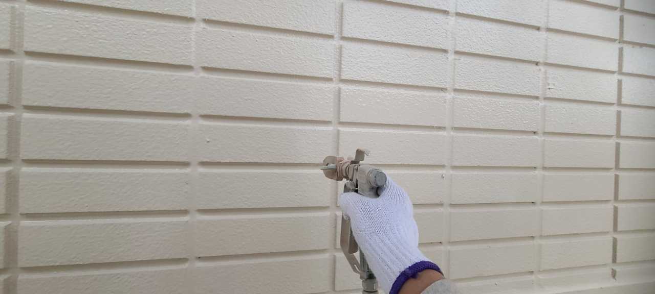 仕上げ塗装2回目です。