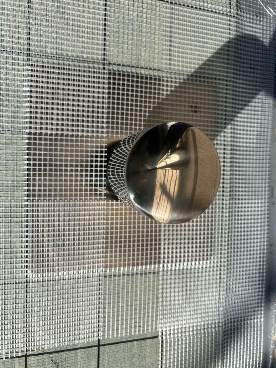 脱気筒を取付けます。