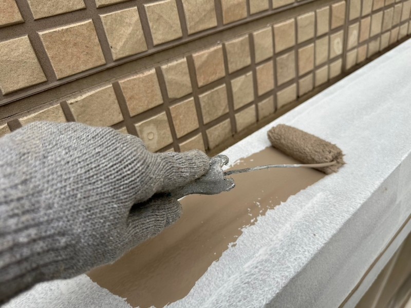 仕上げ塗装1回目です。