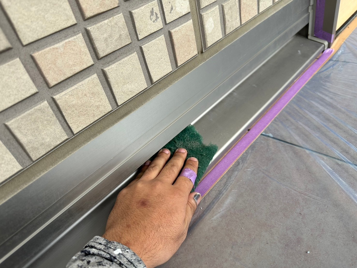 ケレン作業です。