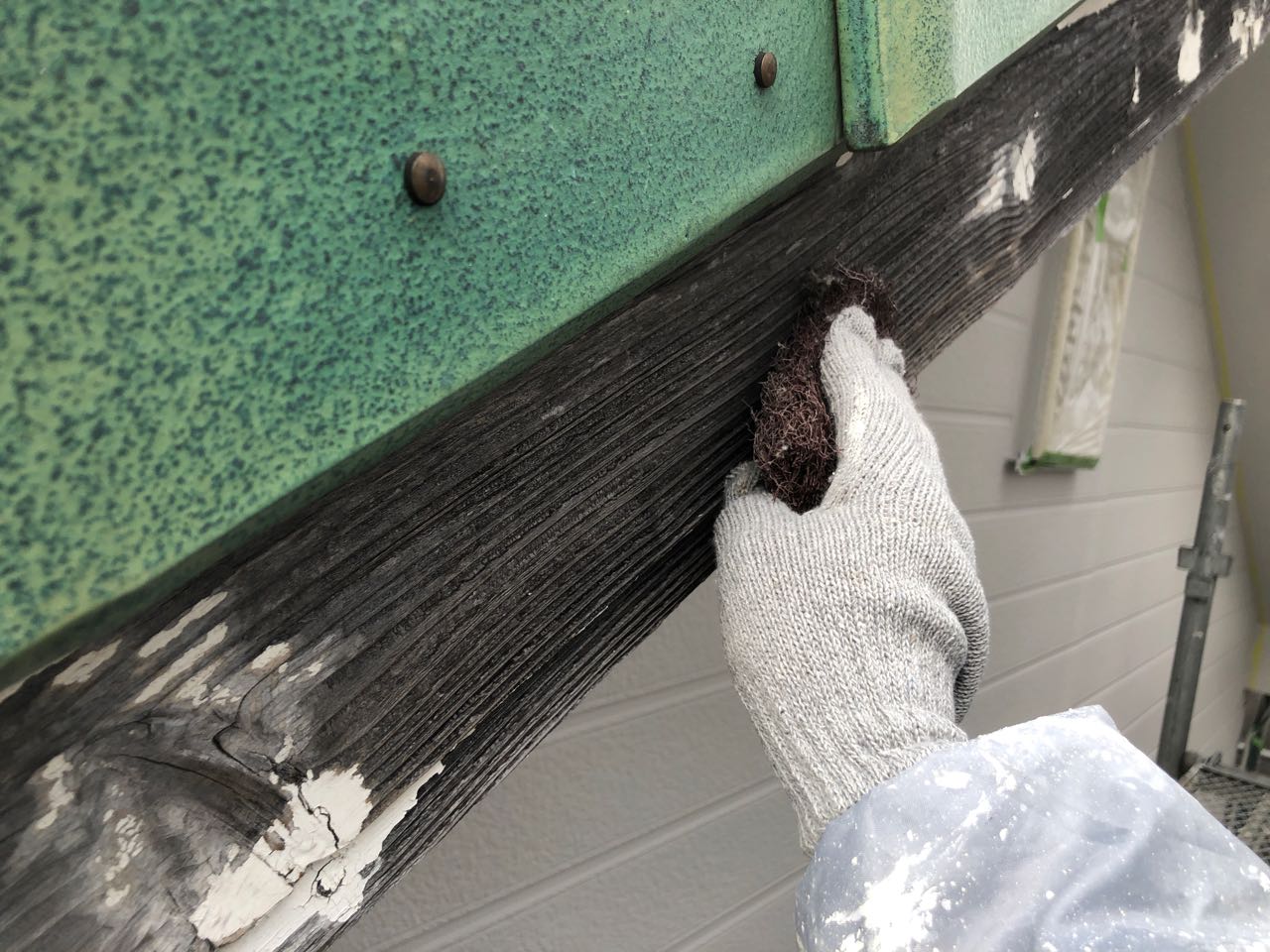 ケレン作業です。