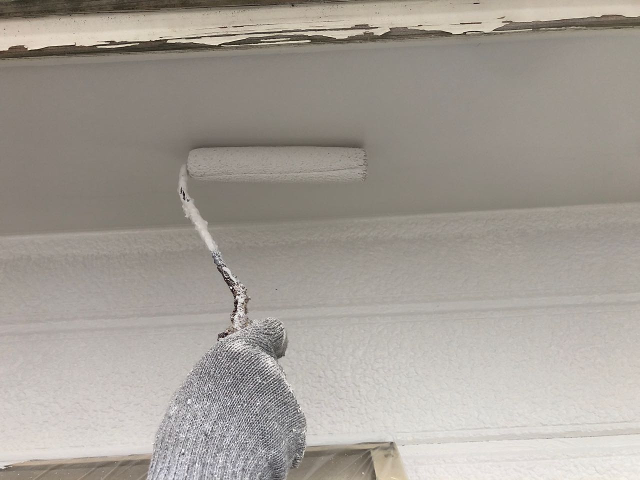 仕上げ塗装2回目です。