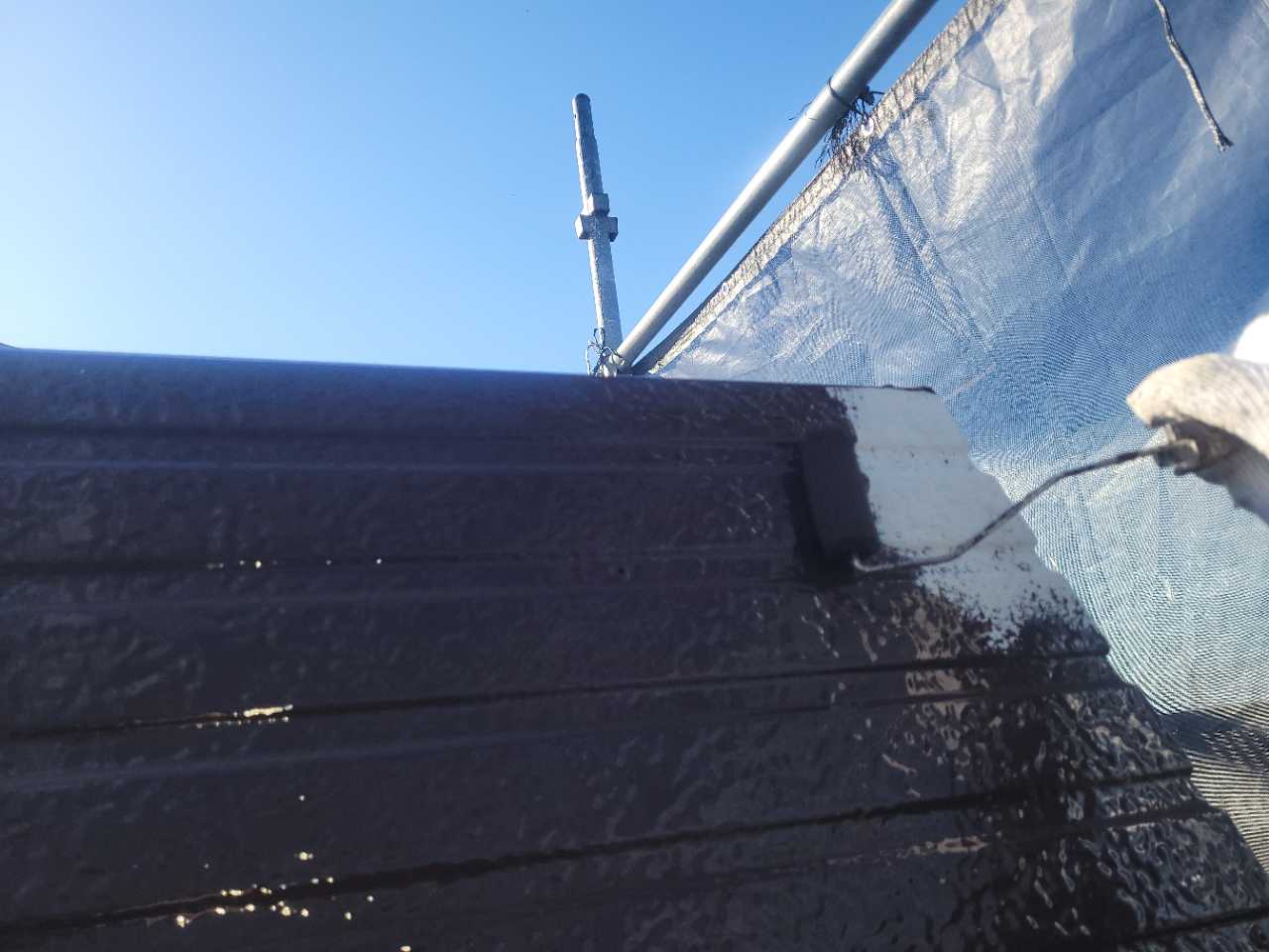 仕上げ塗装1回目です。