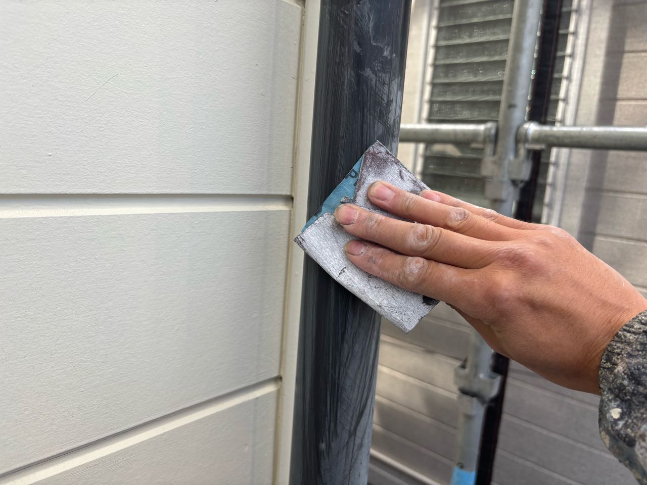 ケレン作業です。