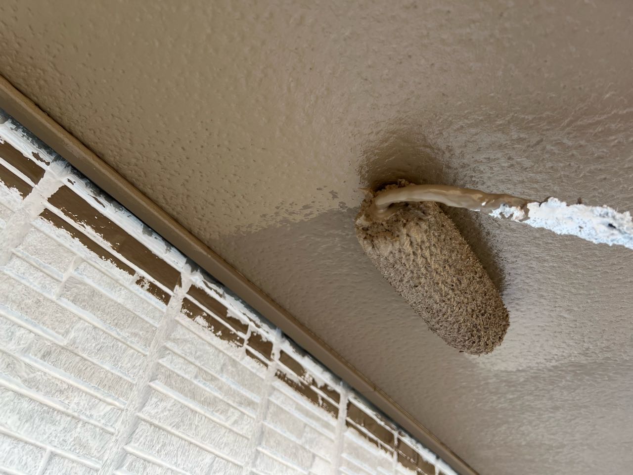 仕上げ塗装2回目です。