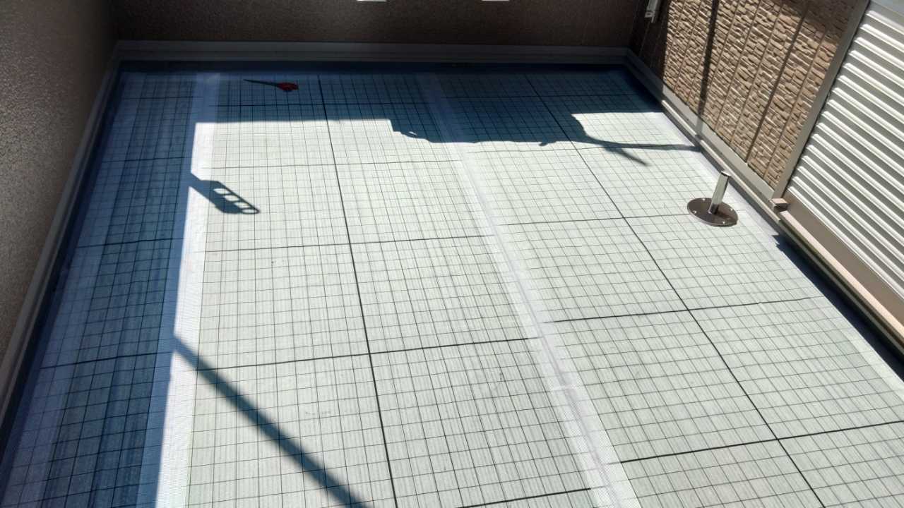 メッシュを貼り強度を上げます。