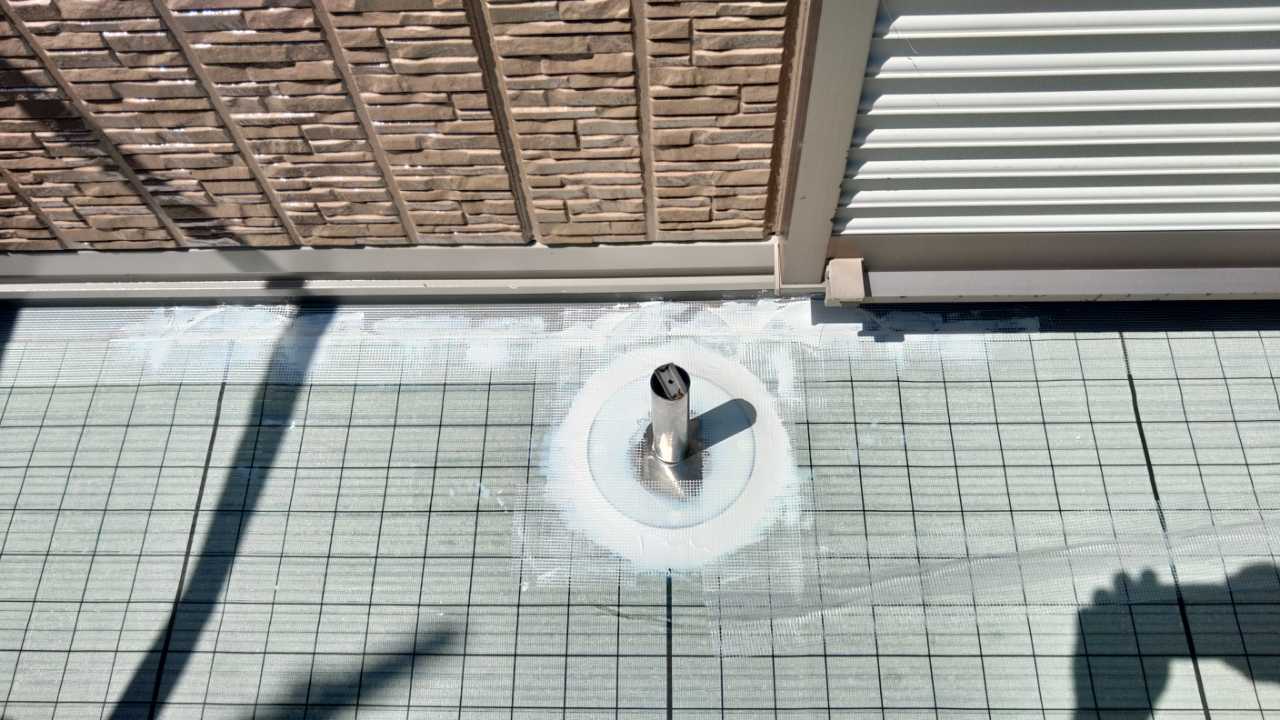 脱気筒を取付けます。