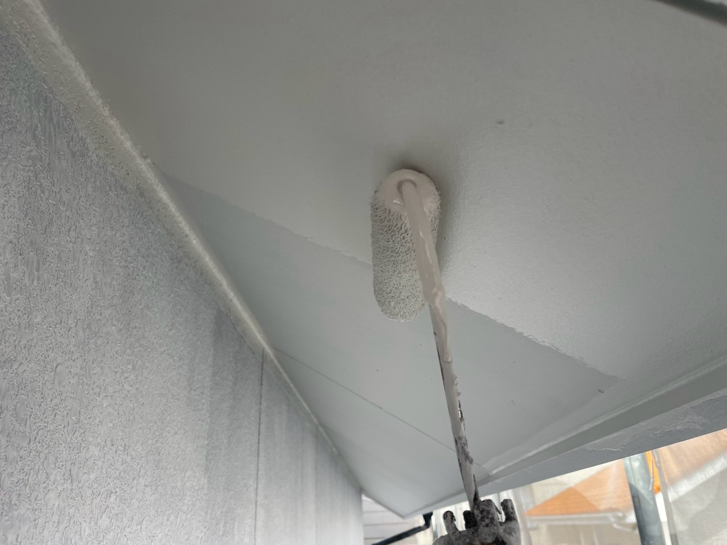 仕上げ塗装2回目です。