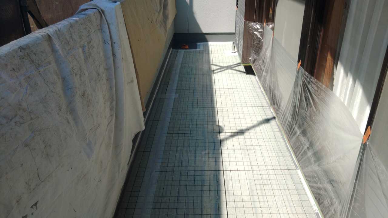 メッシュを貼り強度を上げます。