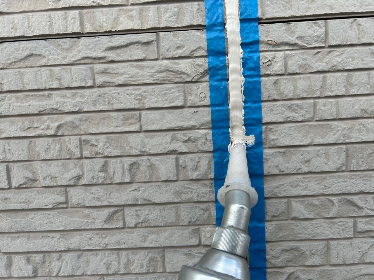 コーキング充填します。