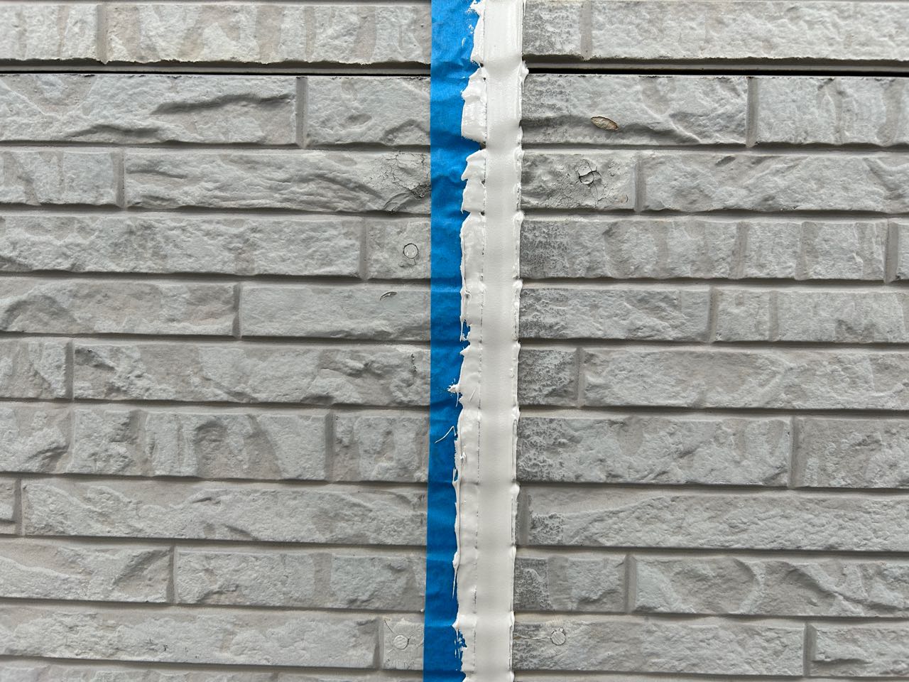 マスキングを剥がします。