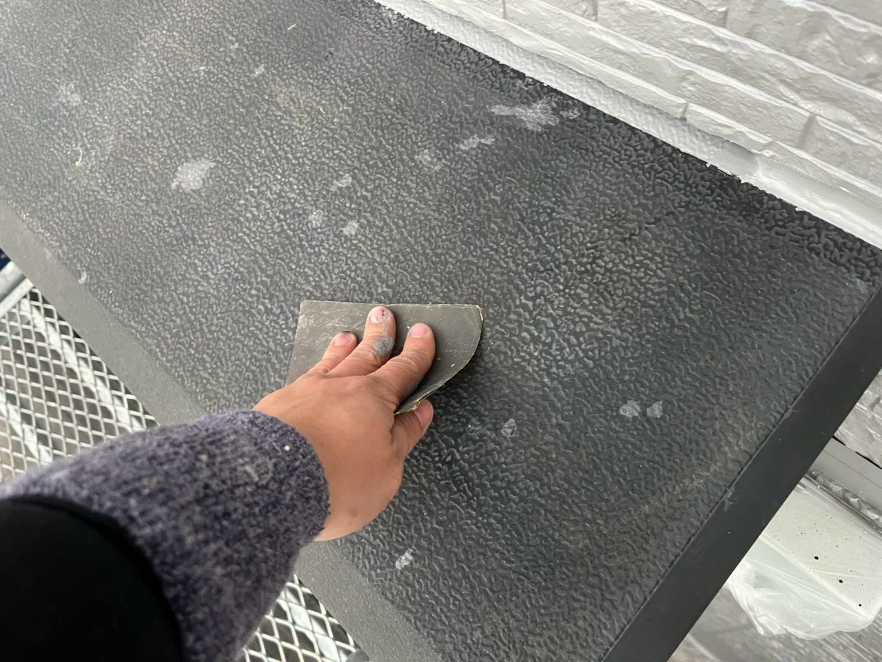 ケレン作業です。