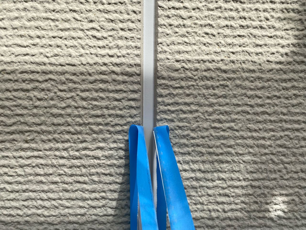 マスキングを剥がします。