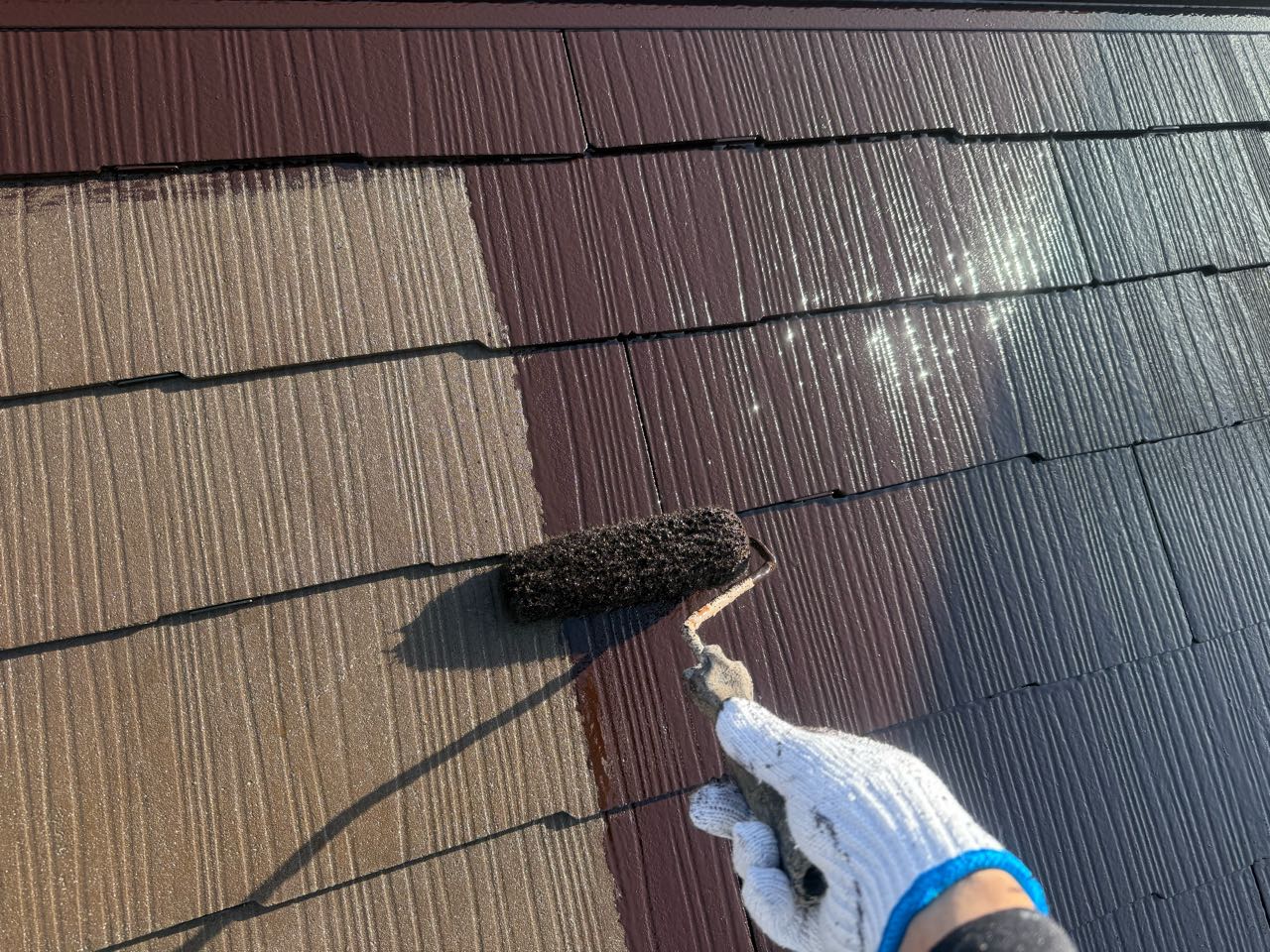 仕上げ塗装1回目です。