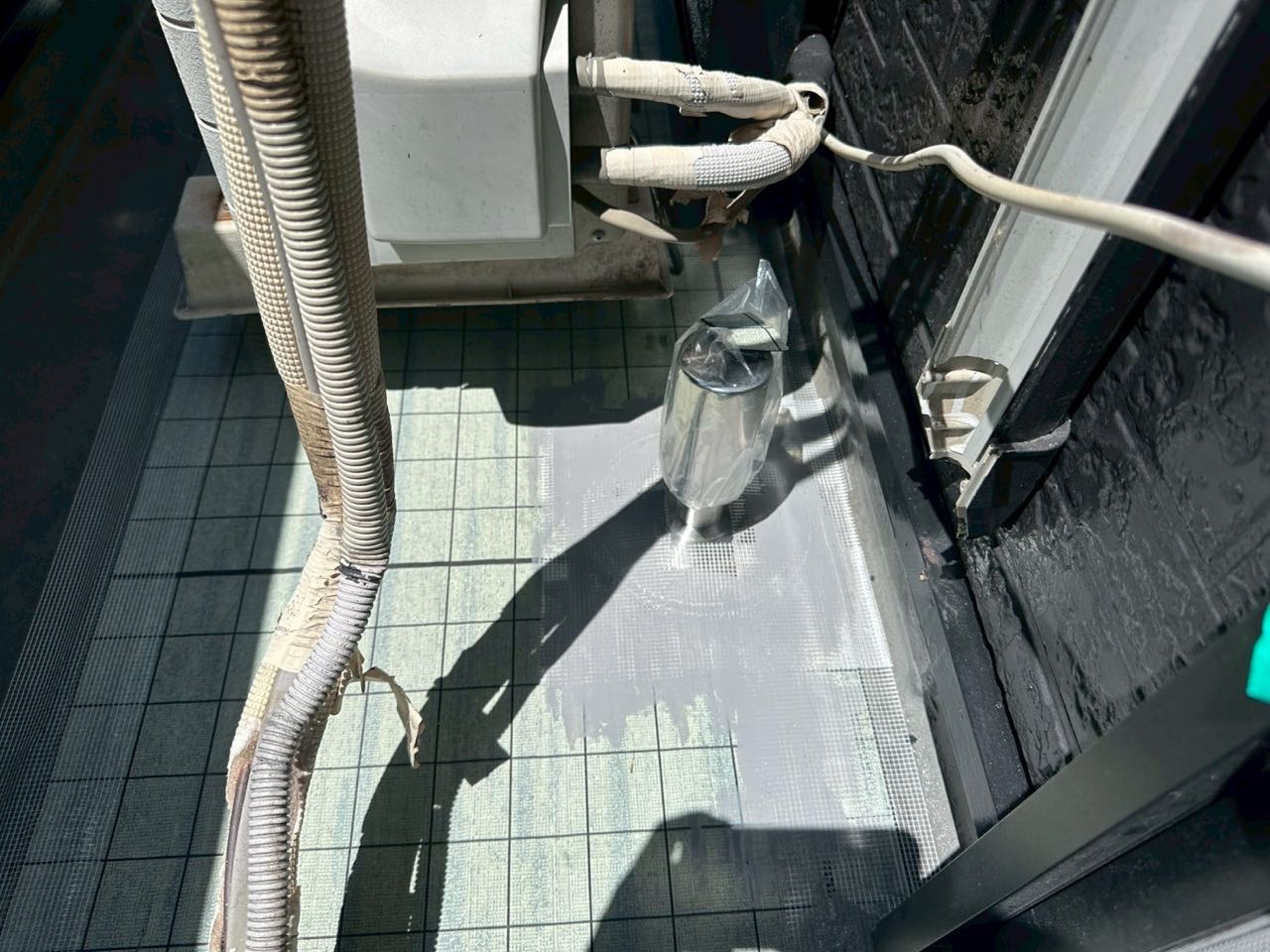 脱気筒を取付けます。