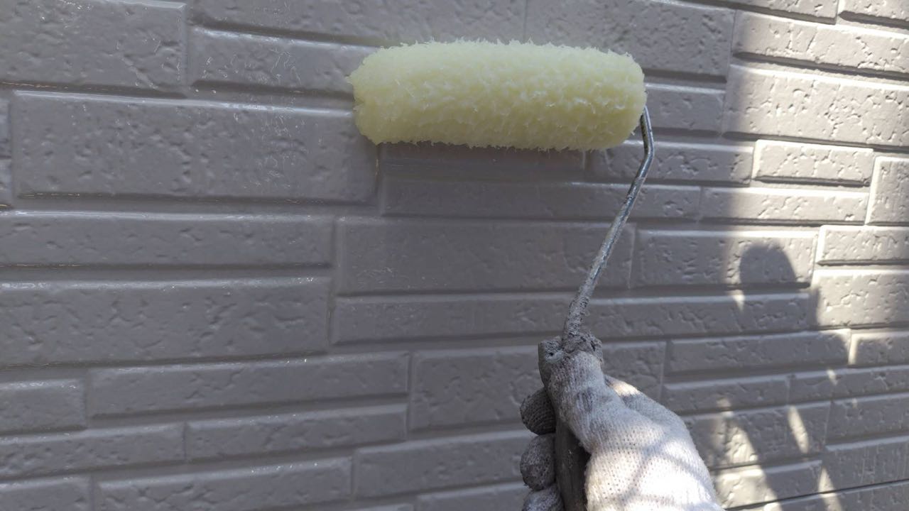 仕上げ塗装2回目です。