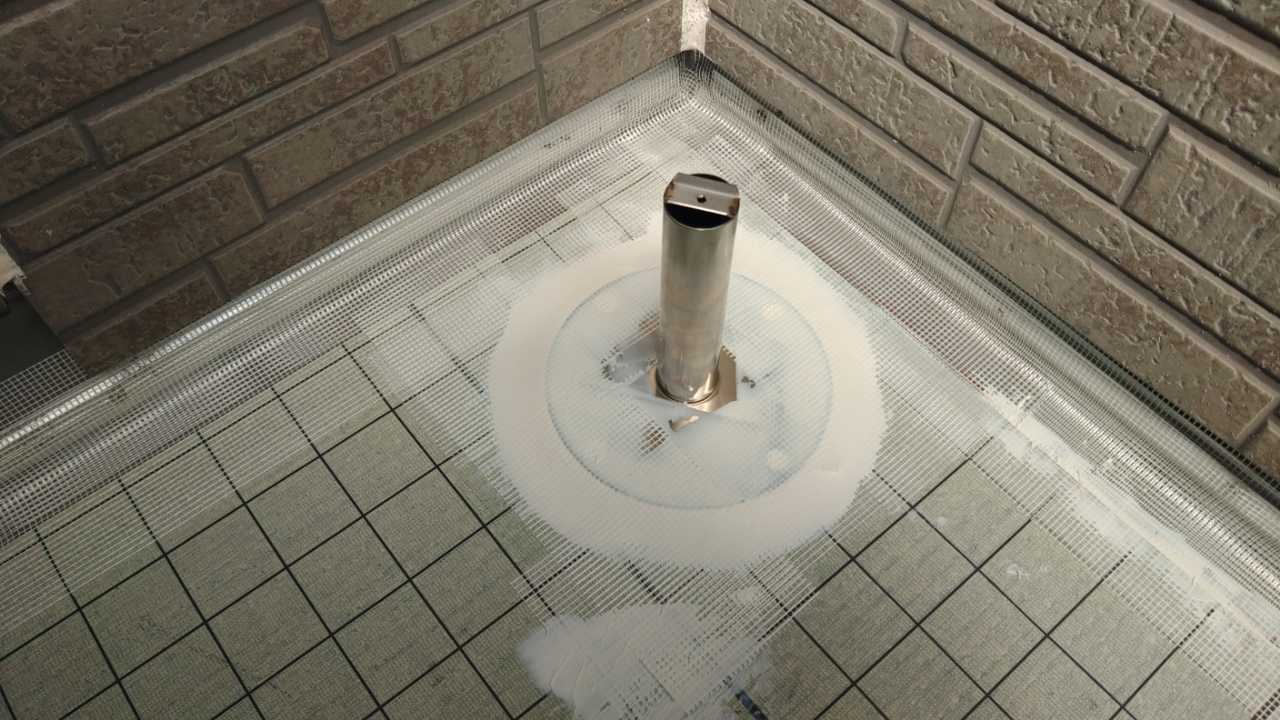 脱気筒を取付けます。