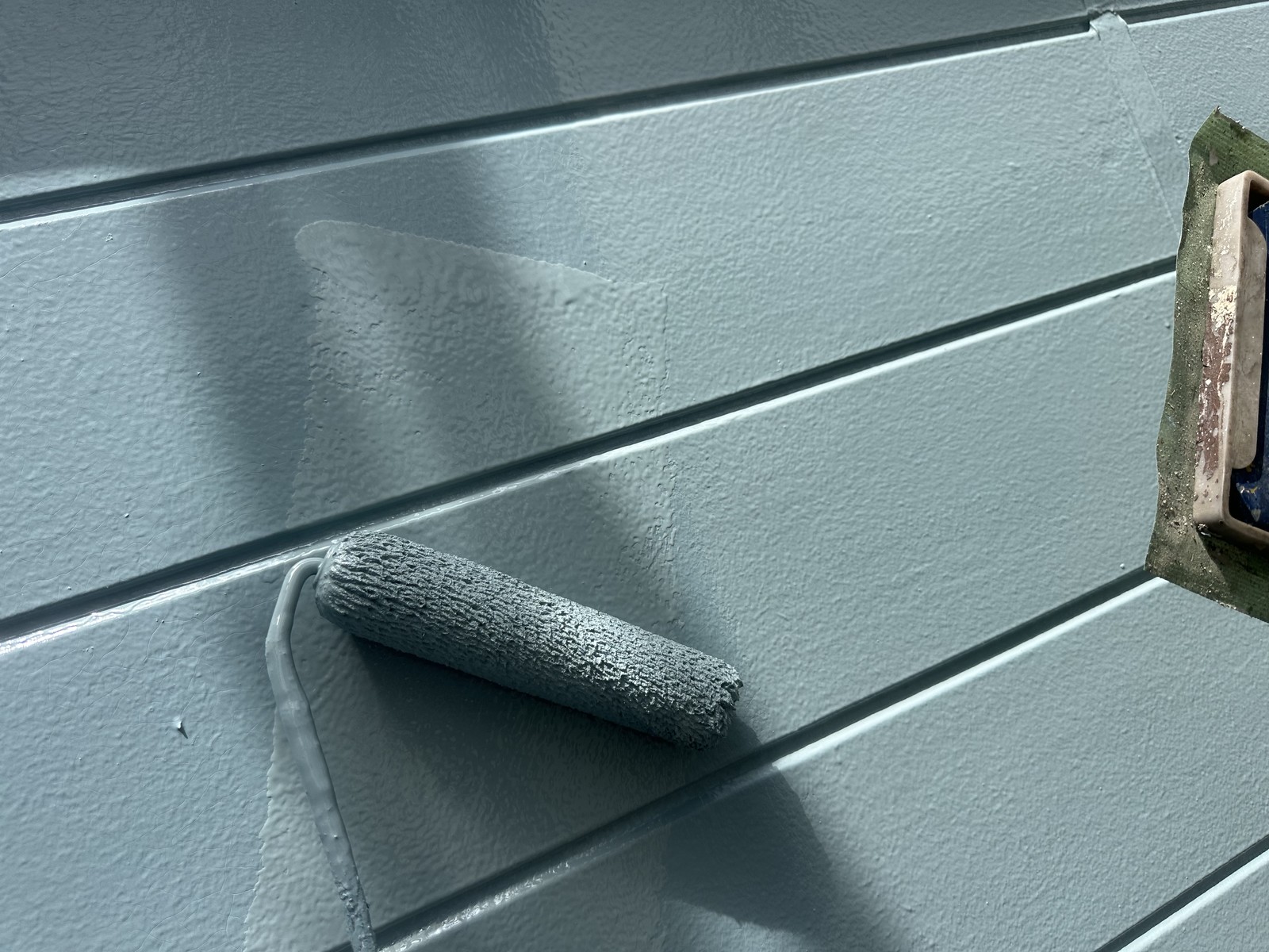 仕上げ塗装2回目です。