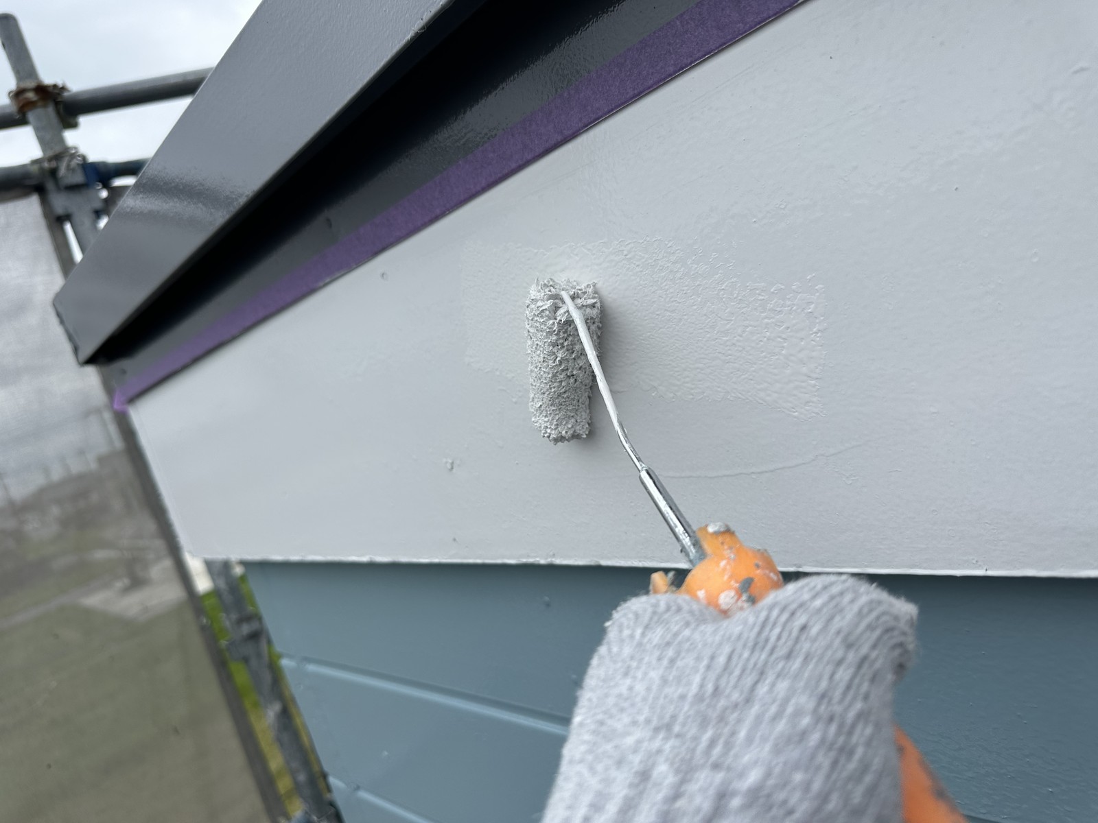 仕上げ塗装2回目です。