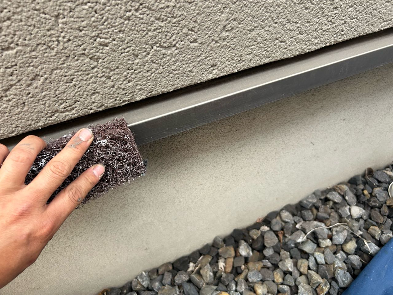 ケレン作業です。