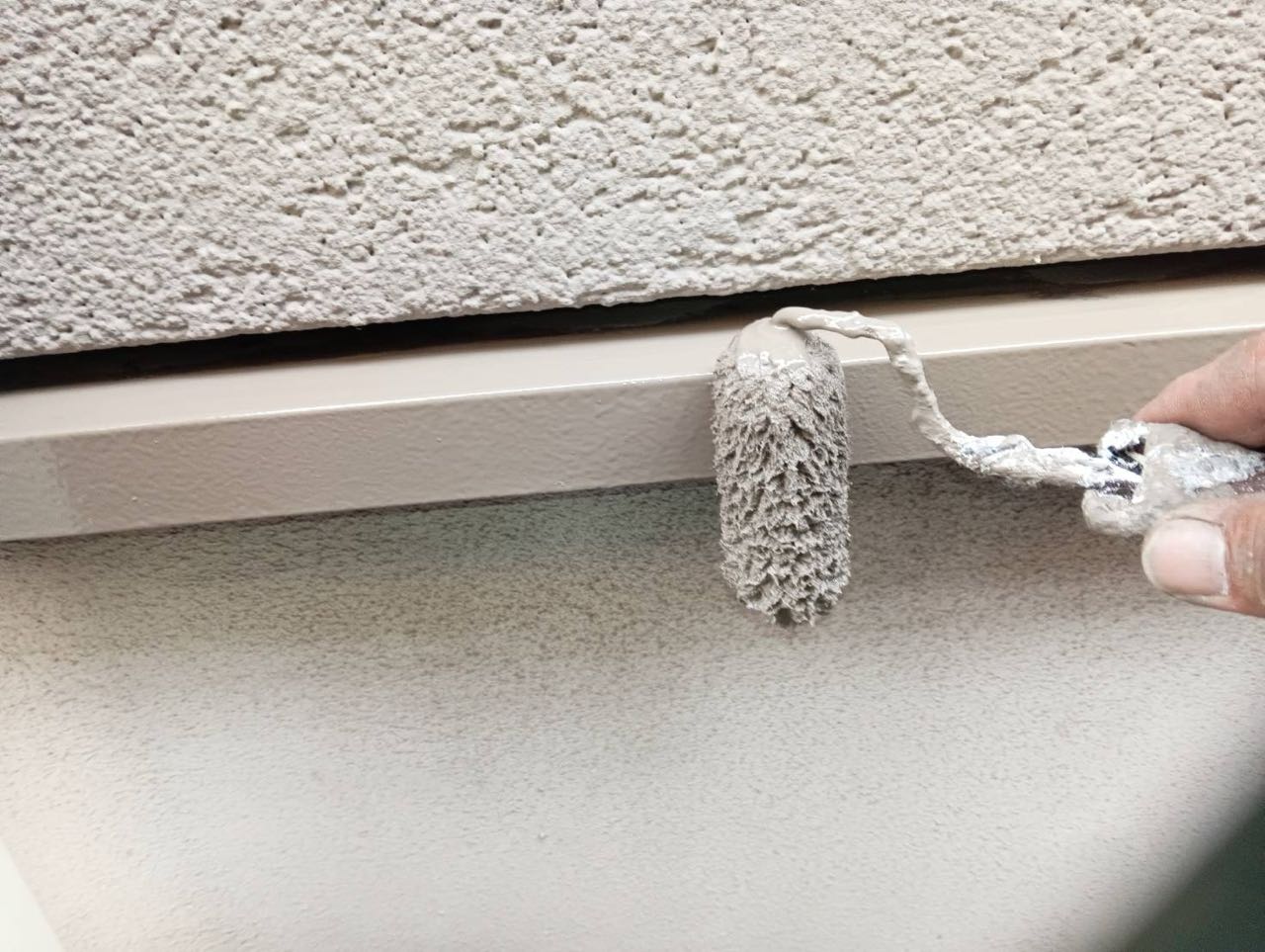 仕上げ塗装2回目です。