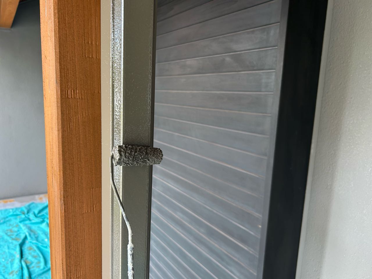 仕上げ塗装2回目です。