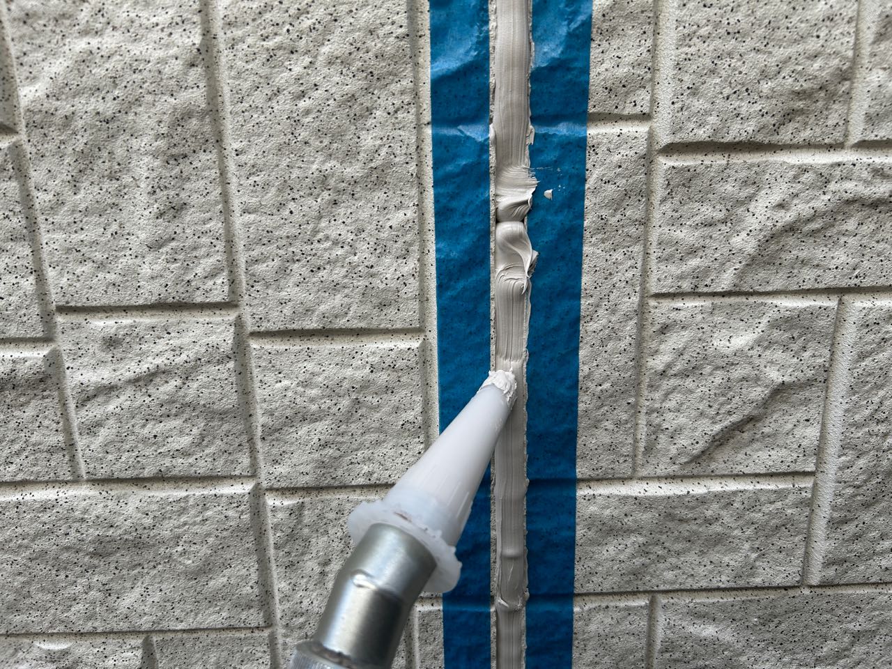 コーキング充填します。