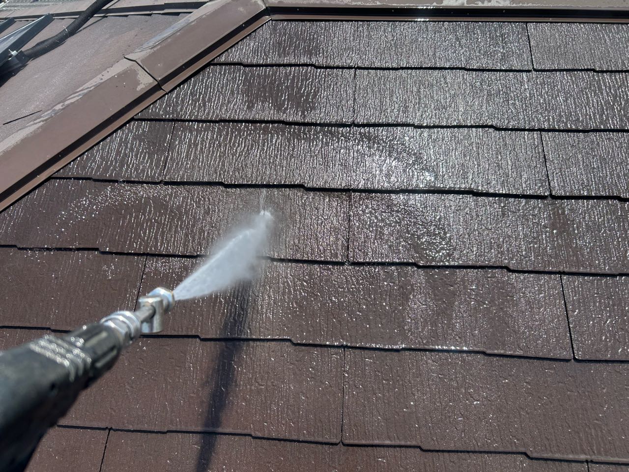 高圧洗浄します。