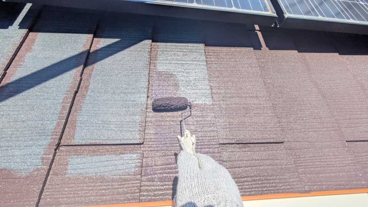 仕上げ塗装1回目です。