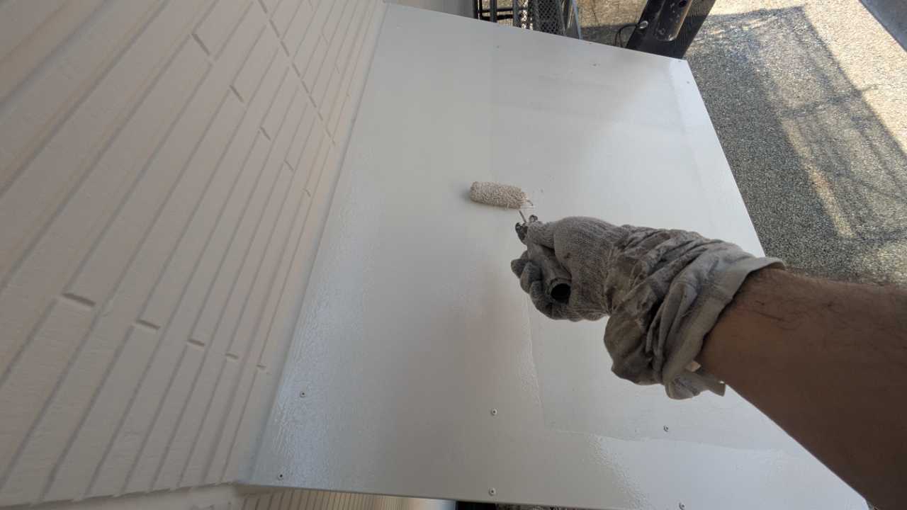 仕上げ塗装2回目です。