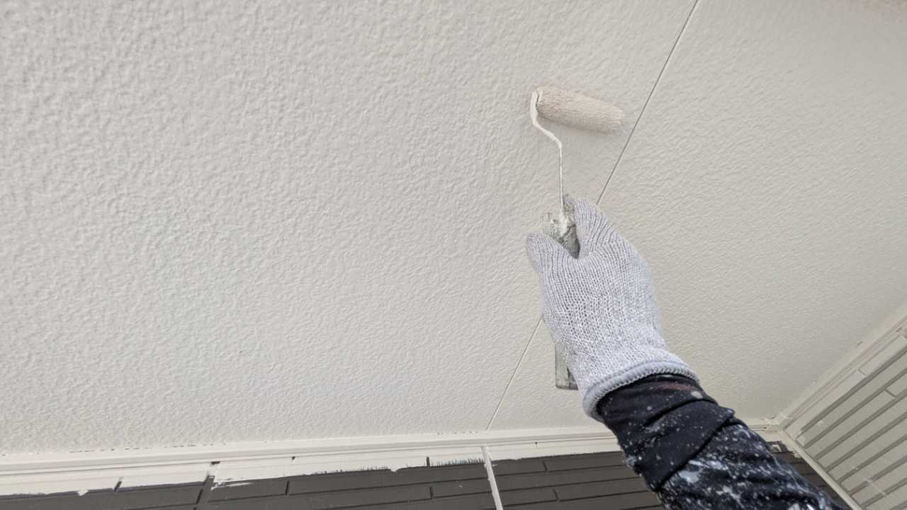 仕上げ塗装2回目です。