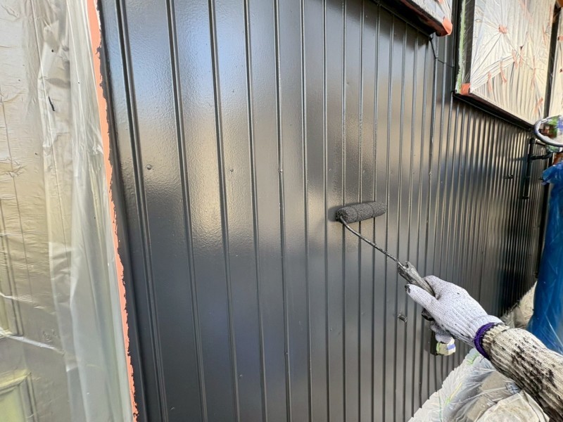 仕上げ塗装2回目です。