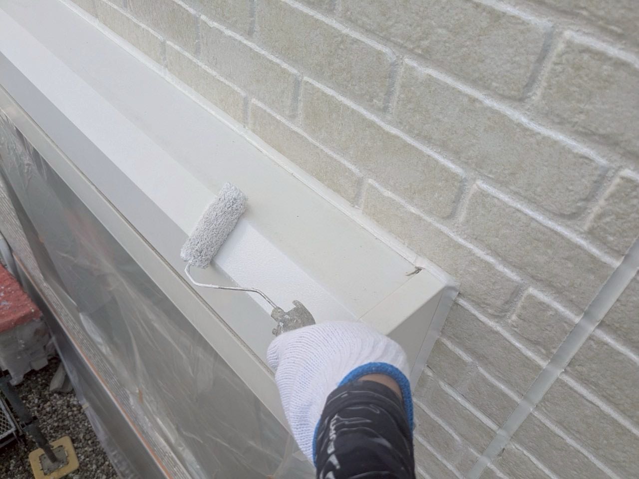 仕上げ塗装1回目です。