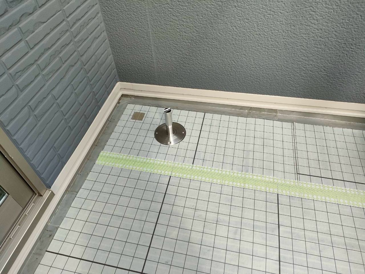 脱気筒を取付けます。