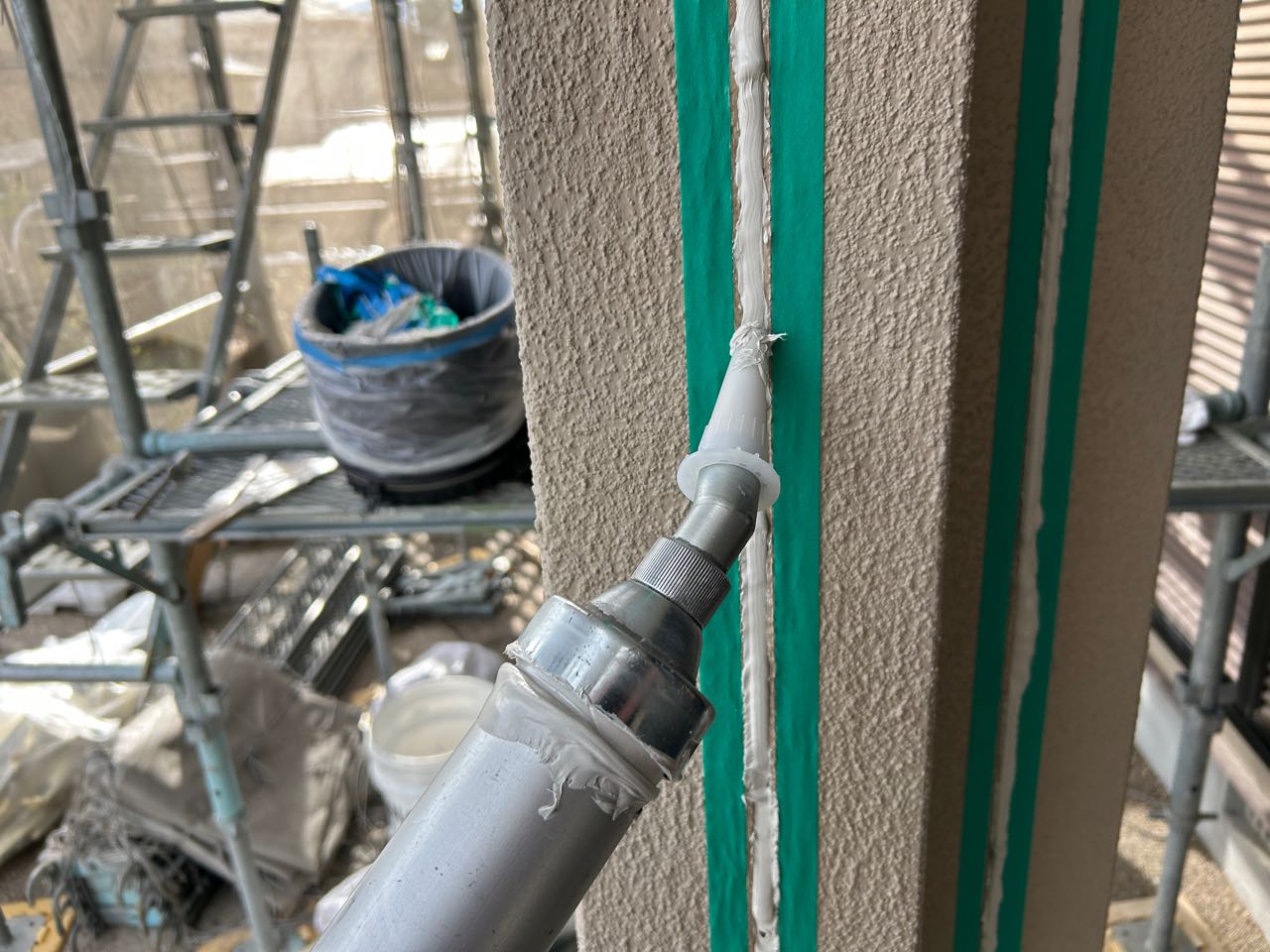 コーキング充填します。