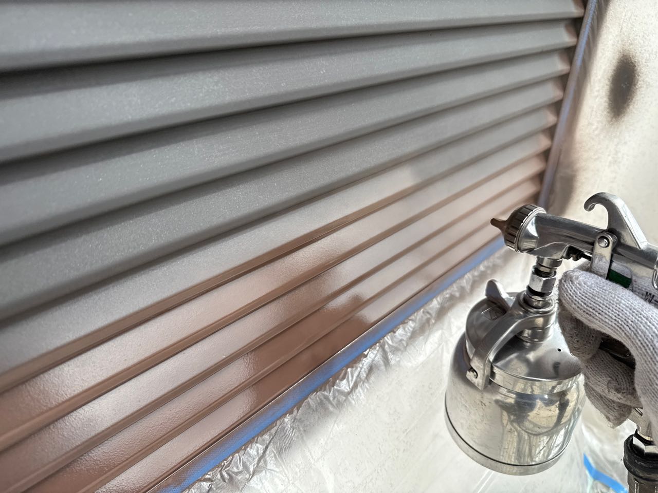 仕上げ塗装2回目です。