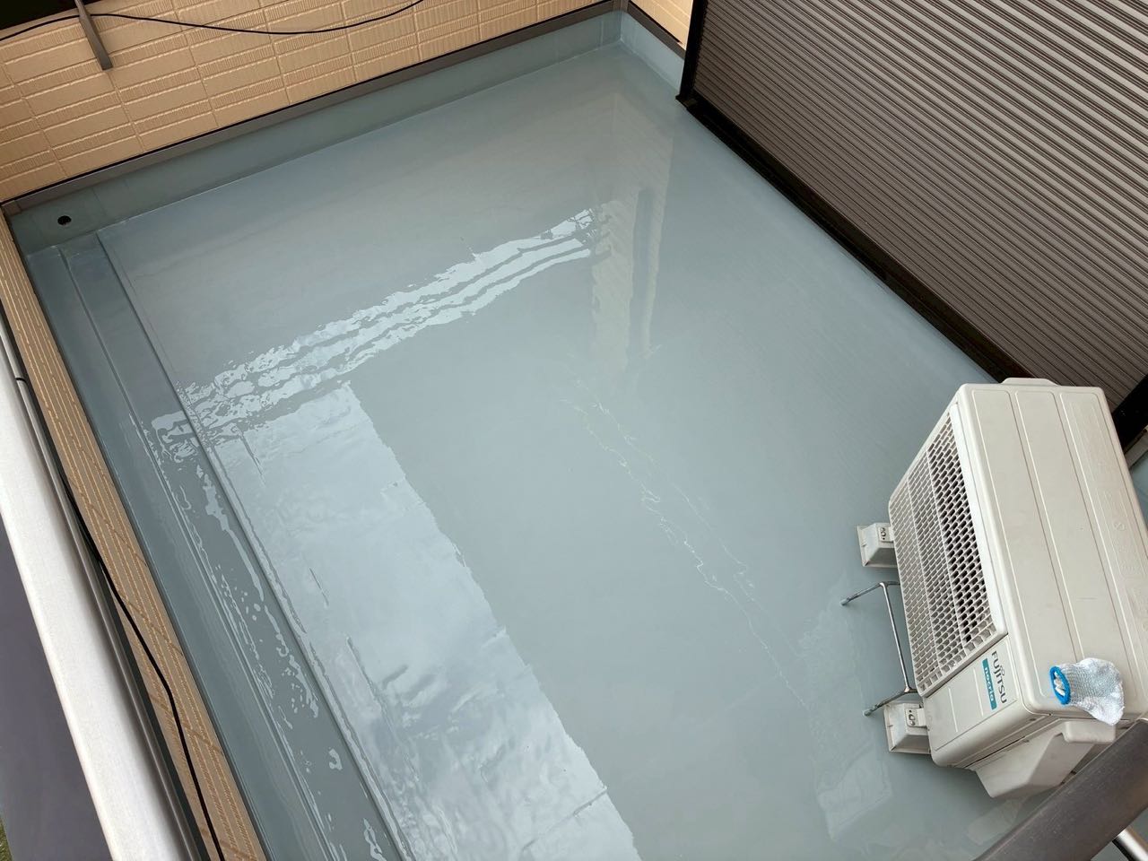 ウレタン防水塗布2回目。