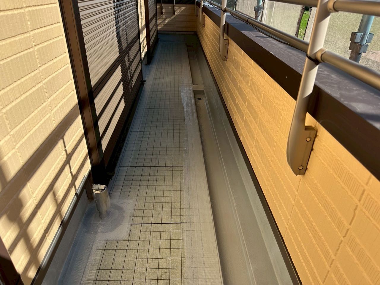 メッシュを貼り強度を上げます。
