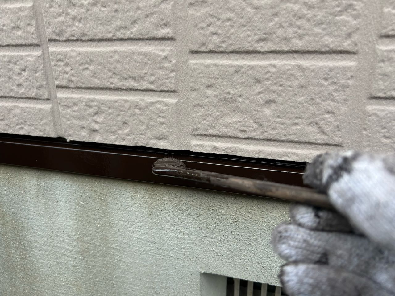 仕上げ塗装2回目です。