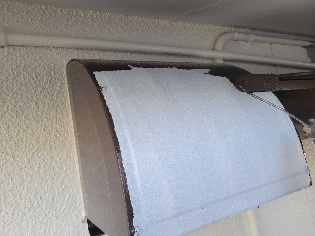 仕上げ塗装1回目です。