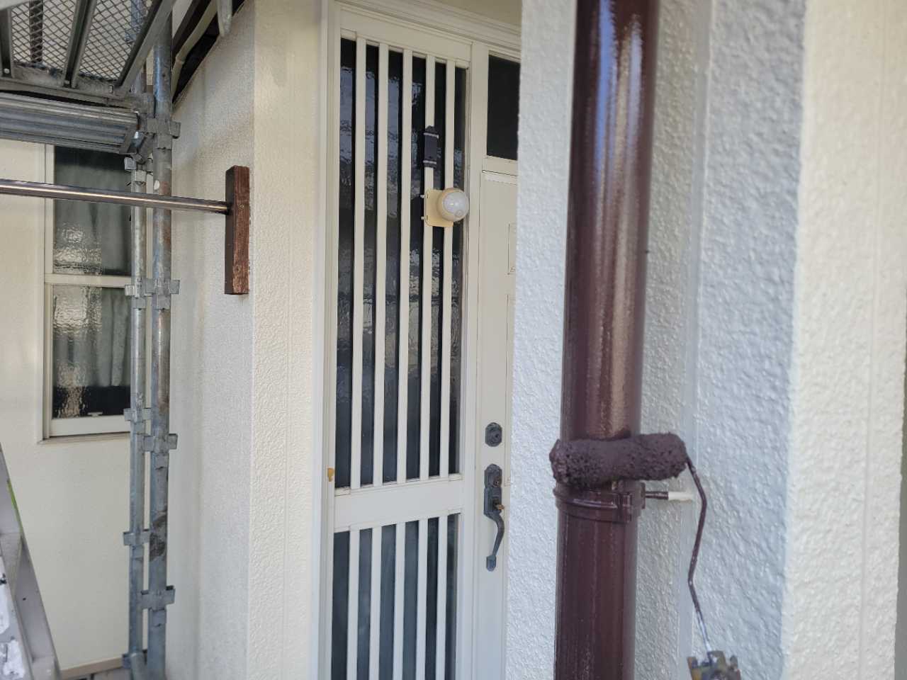 仕上げ塗装2回目です。