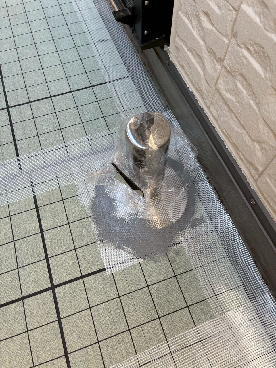 脱気筒を取付けます。