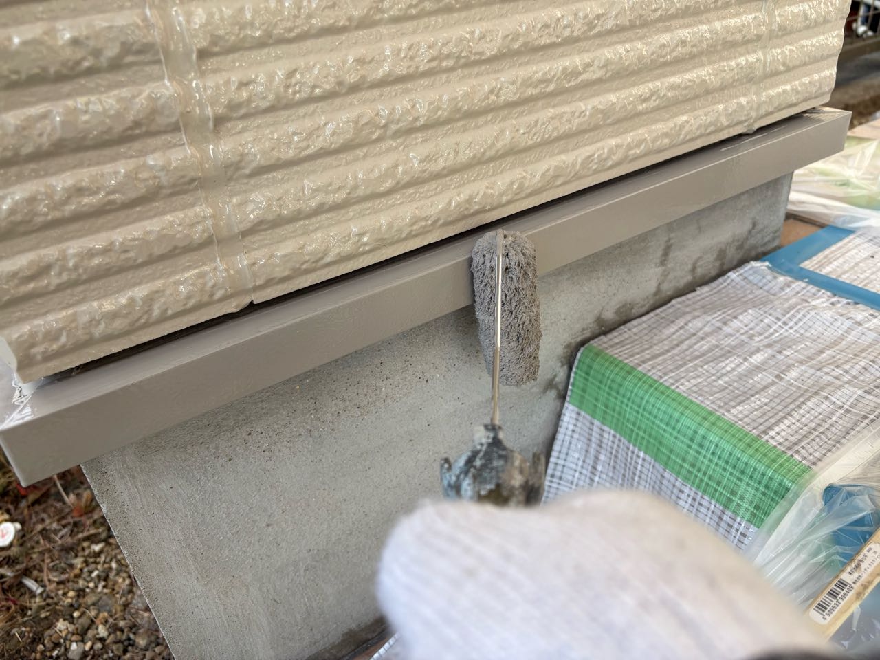 仕上げ塗装2回目です。