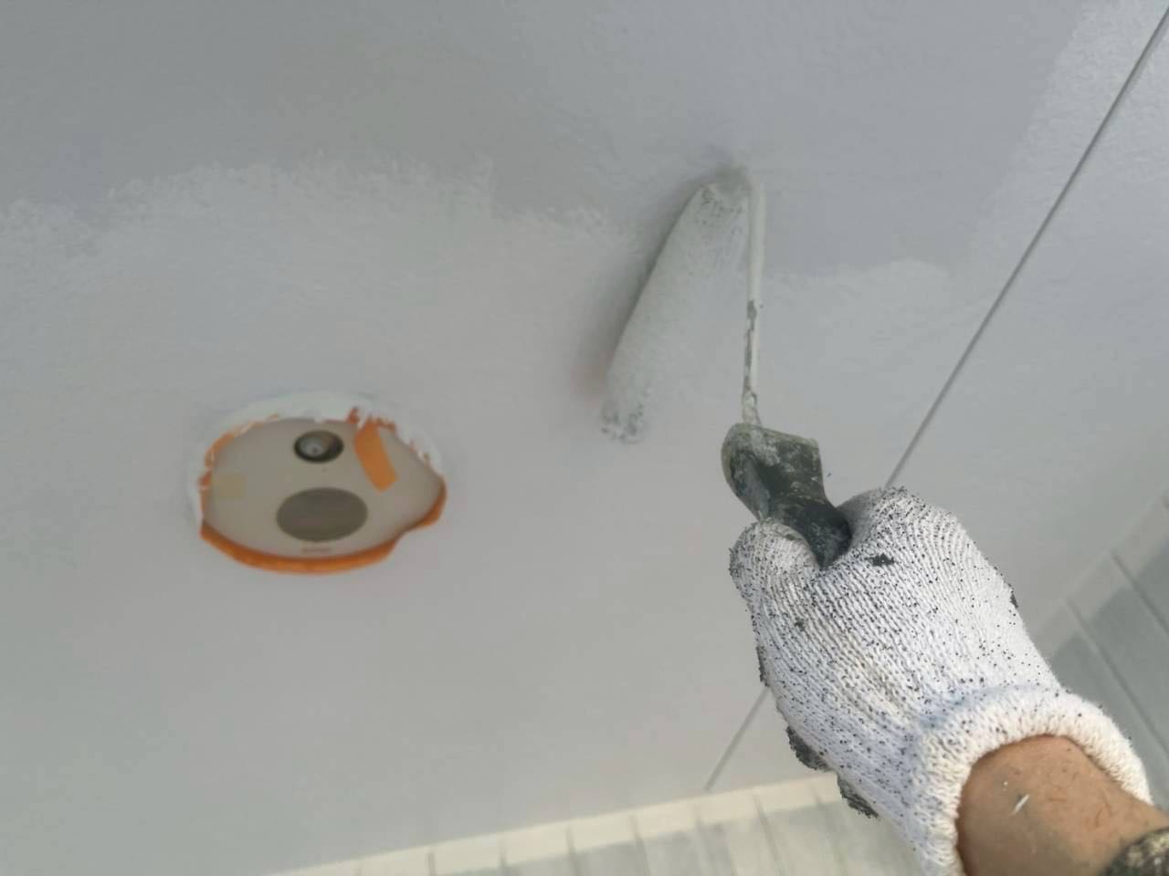 仕上げ塗装2回目です。