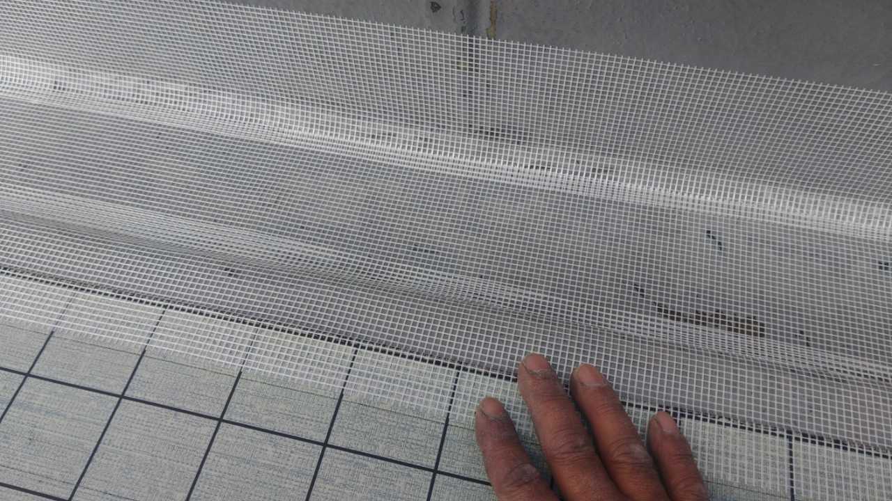 メッシュを貼り強度を上げます。