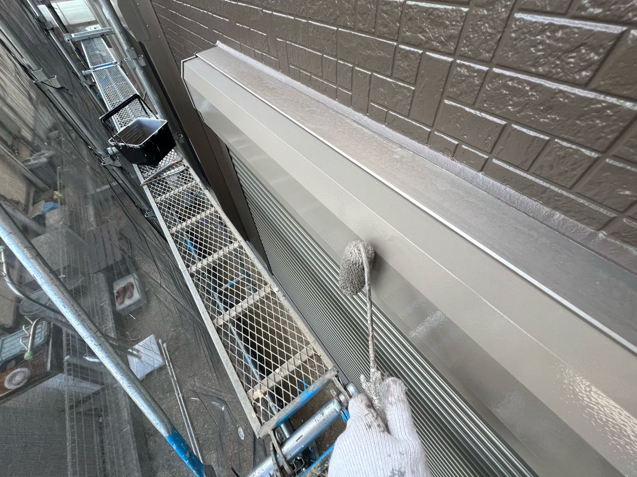 仕上げ塗装2回目です。