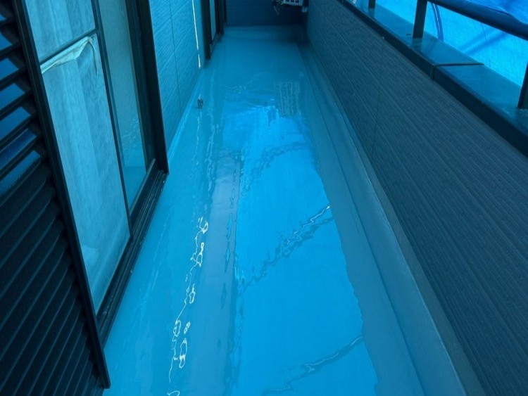 ウレタン防水塗布2回目。
